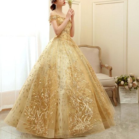 Modern és klasszikus egyben: az arany színű menyasszonyi ruha